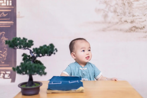 长兴宝宝摔到头第五天吐了 长兴宝宝摔到头第五天吐了